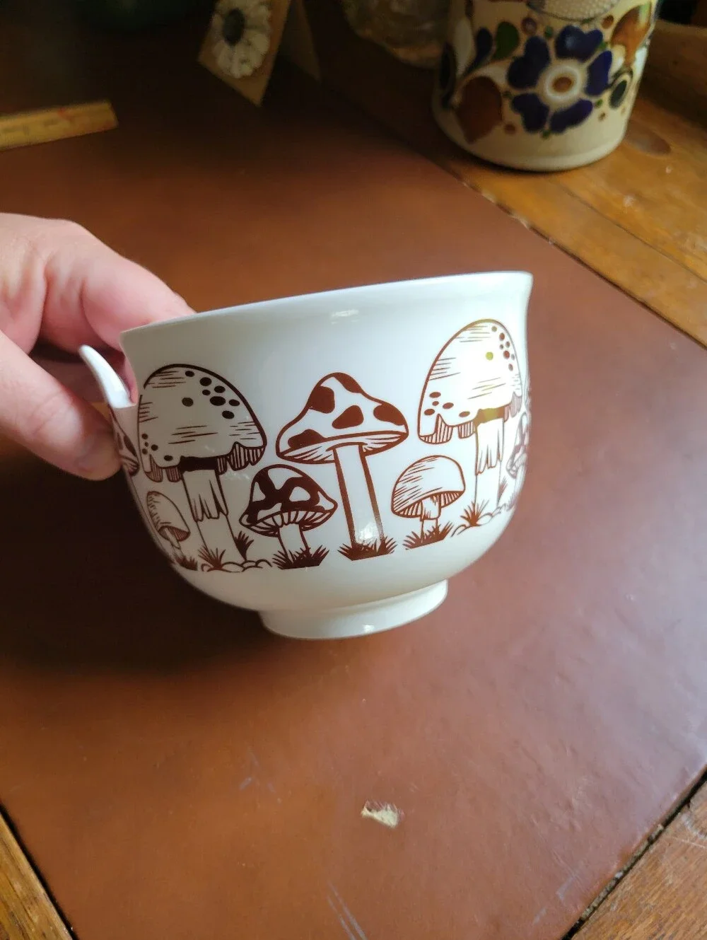 N/A white ceramic